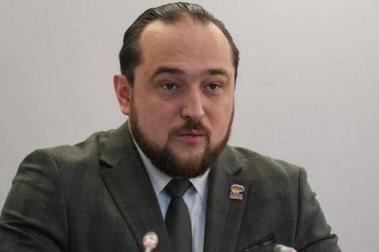 Спикер томской гордумы Сергей Сеченов «оплакивает» дивиденды Штенгелова и грозит самозанятым налогами