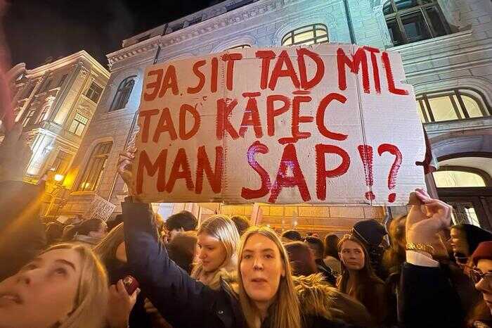 Выход Латвии из Стамбульской конвенции вызвал волну протестов в Риге