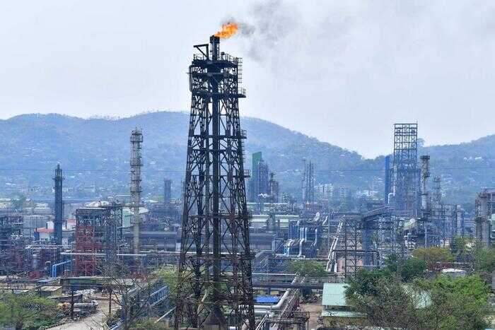 Индия возобновила закупку российской нефти через компании, не подпадающие под санкции