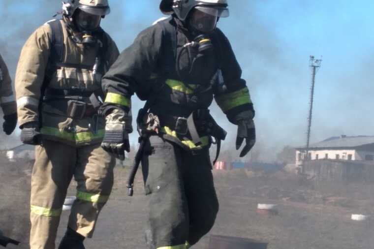 В Сочи девушка спаслась от пожара, взобравшись на внешний блок кондиционера