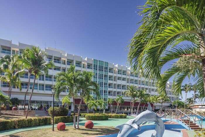 В знак протеста российские туристы перекрыли работу стойки администратора кубинского отеля