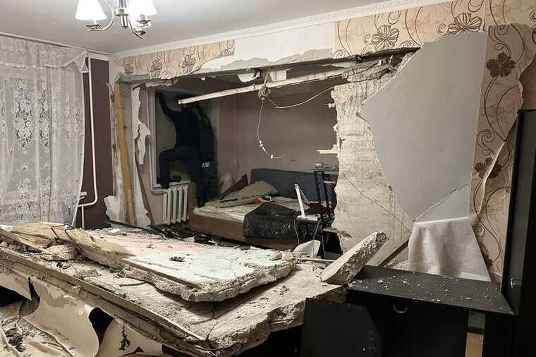 Взрыв бытового аэрозоля разрушил половину квартиры в Сибири