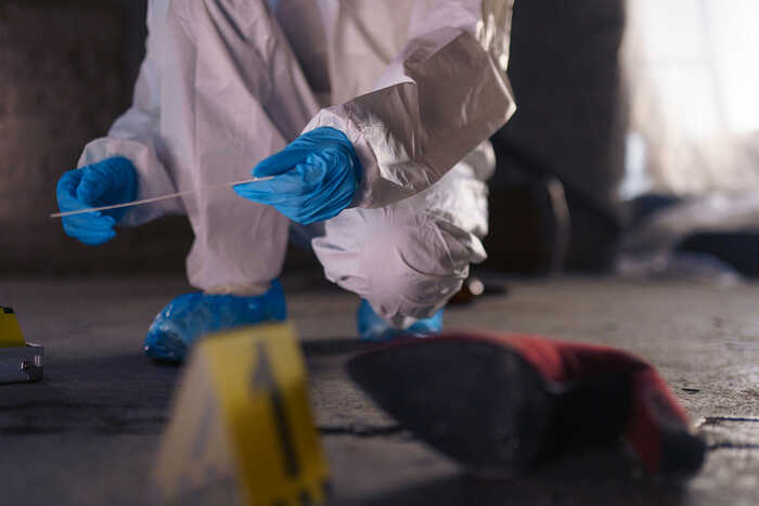 Следствие изымает вещественные доказательства после обнаружения тела ребёнка в Балашихе