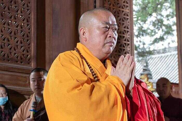 Экс-настоятель Шаолиня Ши Юнсинь задержан за взятки и хищение имущества монастыря