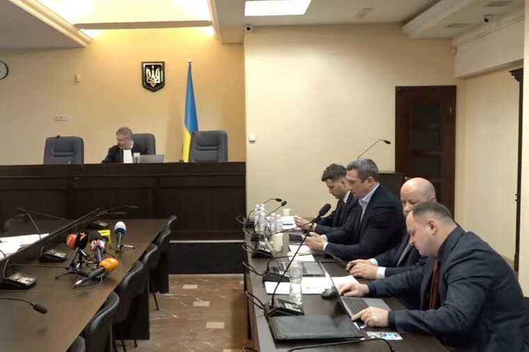 Суд начал рассмотрение обвинений в получении значительных взяток против вице-премьера Чернышова