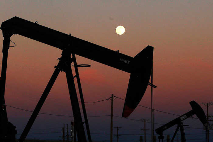 Цены на нефть снизились после заявления Зеленского о работе над мирным планом США