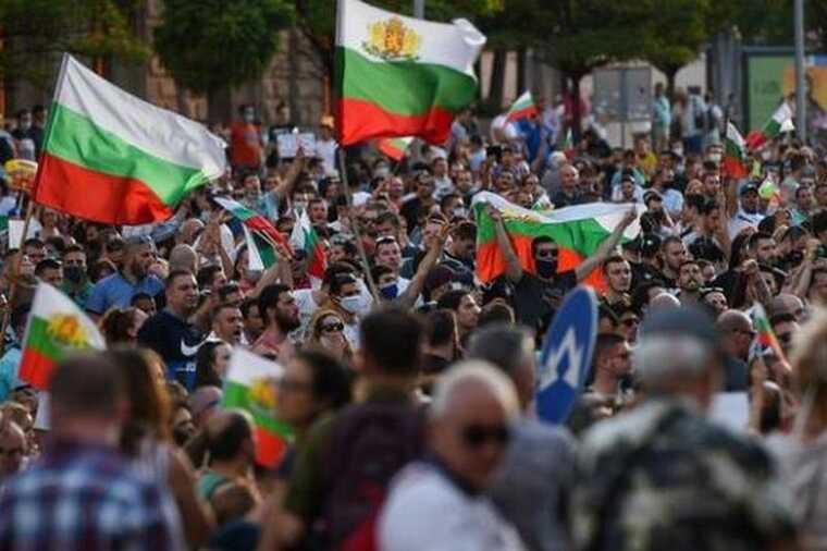 В Болгарии проходят массовые протесты против бюджета в евро