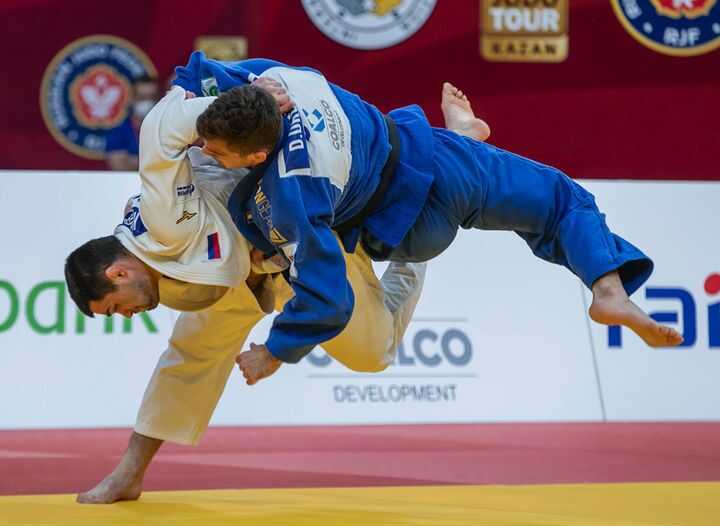 Российских дзюдоистов вновь допустили к международным соревнованиям в национальном статусе