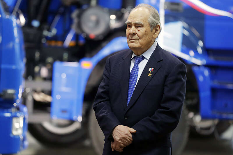 По словам источника «Октагона», близкого к представительству Татарстана в Москве, семье Минтимера Шаймиева (на фото) стало важным перестать ассоциироваться с ТАИФ. По словам источника «Октагона», близкого к представительству Татарстана в Москве, семье Минтимера Шаймиева (на фото) стало важным перестать ассоциироваться с ТАИФ.