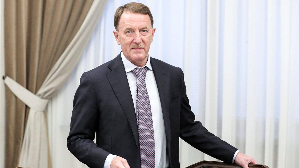 Олигархи Бегловы и Гордеевы