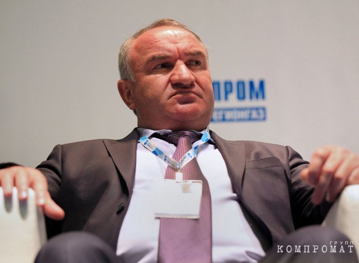В 2000-е Арашукова-старшего называли «теневым главой правительства» Ставрополья dqxikeidqxizsld