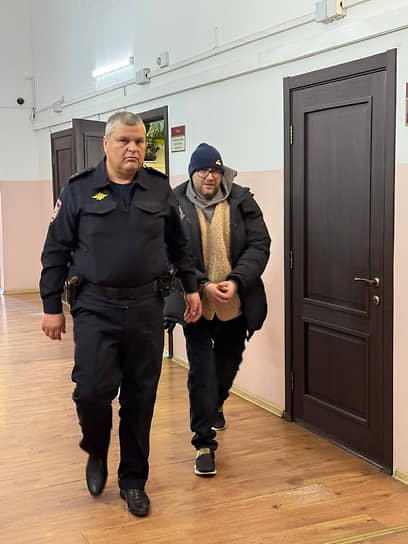 Заместитель генерального директора ЗАО «Росдорснабжение» Александр Тихонов (справа) dqxikeidqxizsld