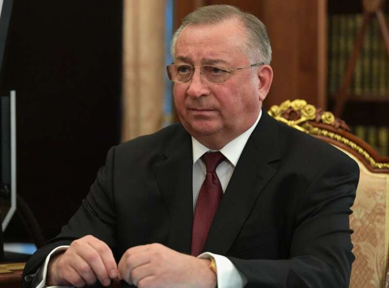 Отель на месте АТС: Люди